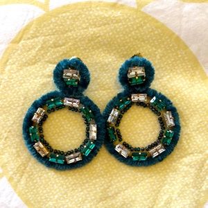 NWOT emerald green rhinestone fashion earrings